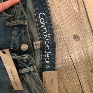 Brand New Calvin Klein Women’s Ankle Skinny Jeans